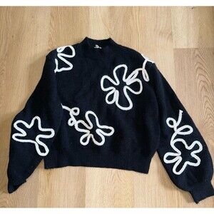 En Creme Black Sweater